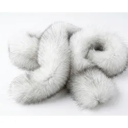 Tkanina futrzana biała podpalana 150 cm. 04