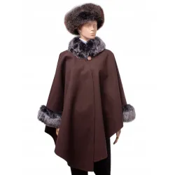 Ponczo ETOLA z eko futrem w eleganckim odcieniu beżu