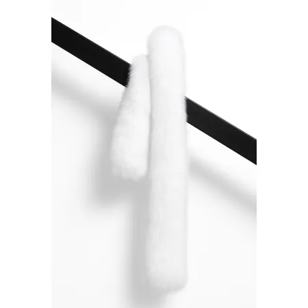 Tkanina futrzana biała 150 cm. 76